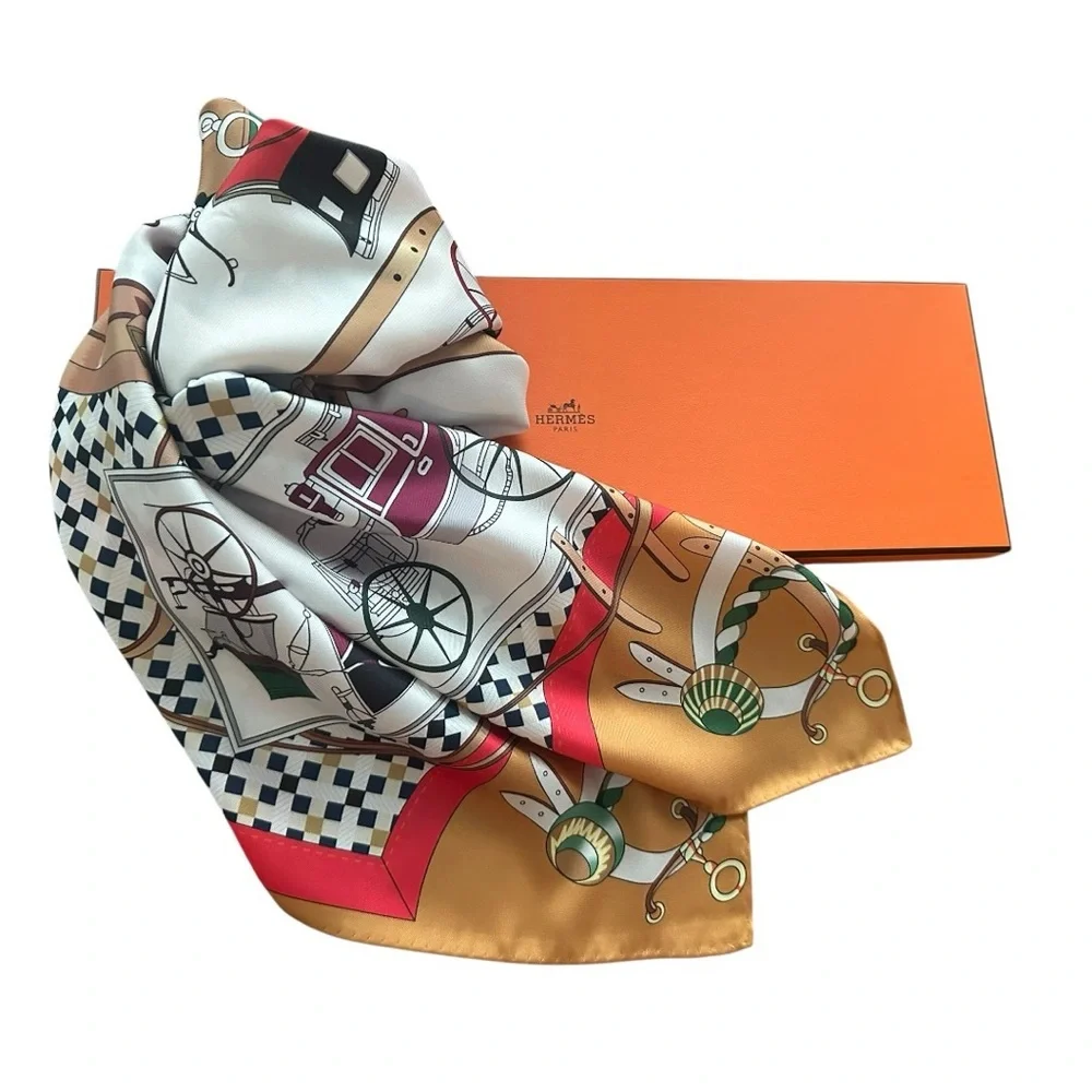 Hermès “Les Voitures Nouvelles” Silk Carré 90 Scarf Gold Brown Red Carriage - Picture 13 of 13